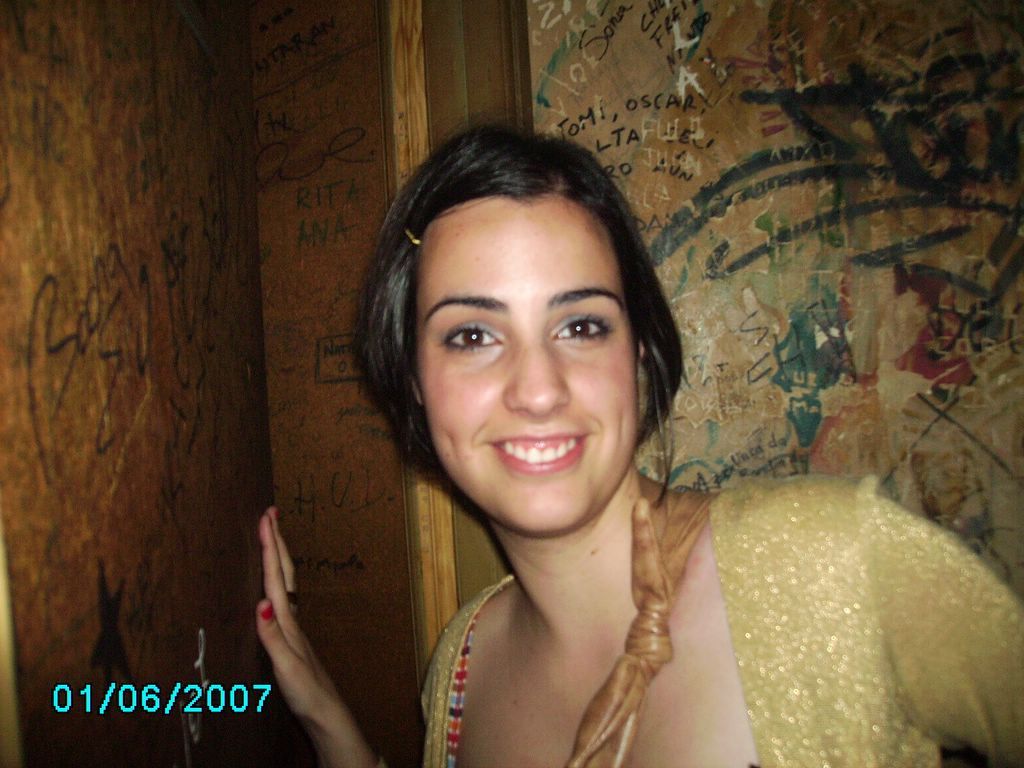 Use 'view image' in your browser to see full size image